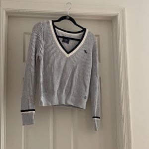 Abercrombie & Fitch pull over sweater